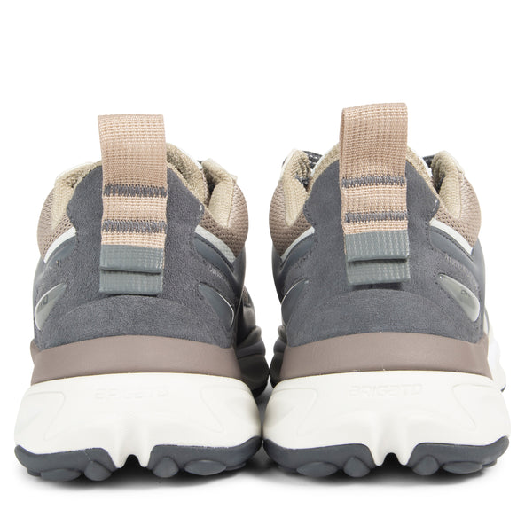 Axel Arigato Satellite Runner Sneaker in White/Beige