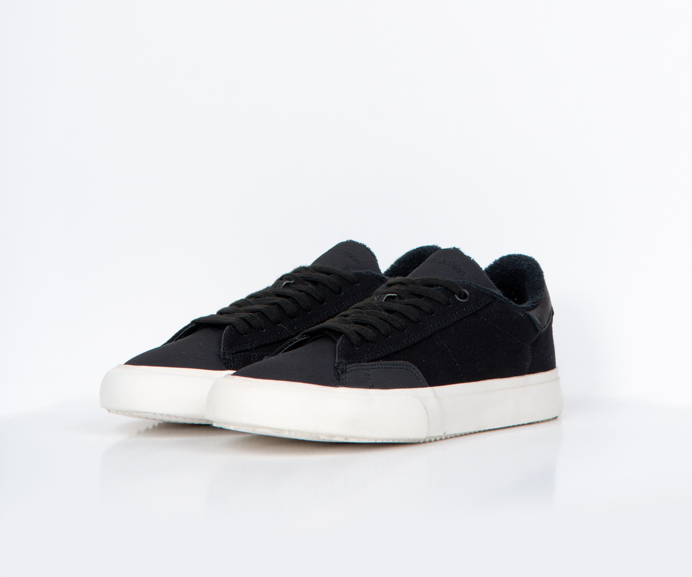 Heron Preston 'Vulcanised' Low Top Trainers Black/White