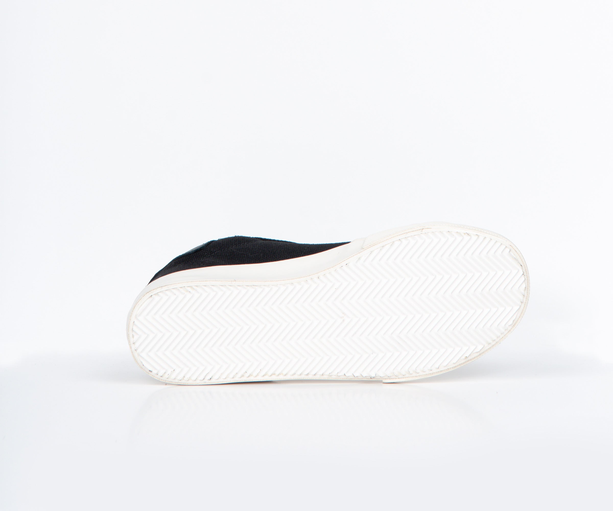 Heron Preston 'Vulcanised' Low Top Trainers Black/White