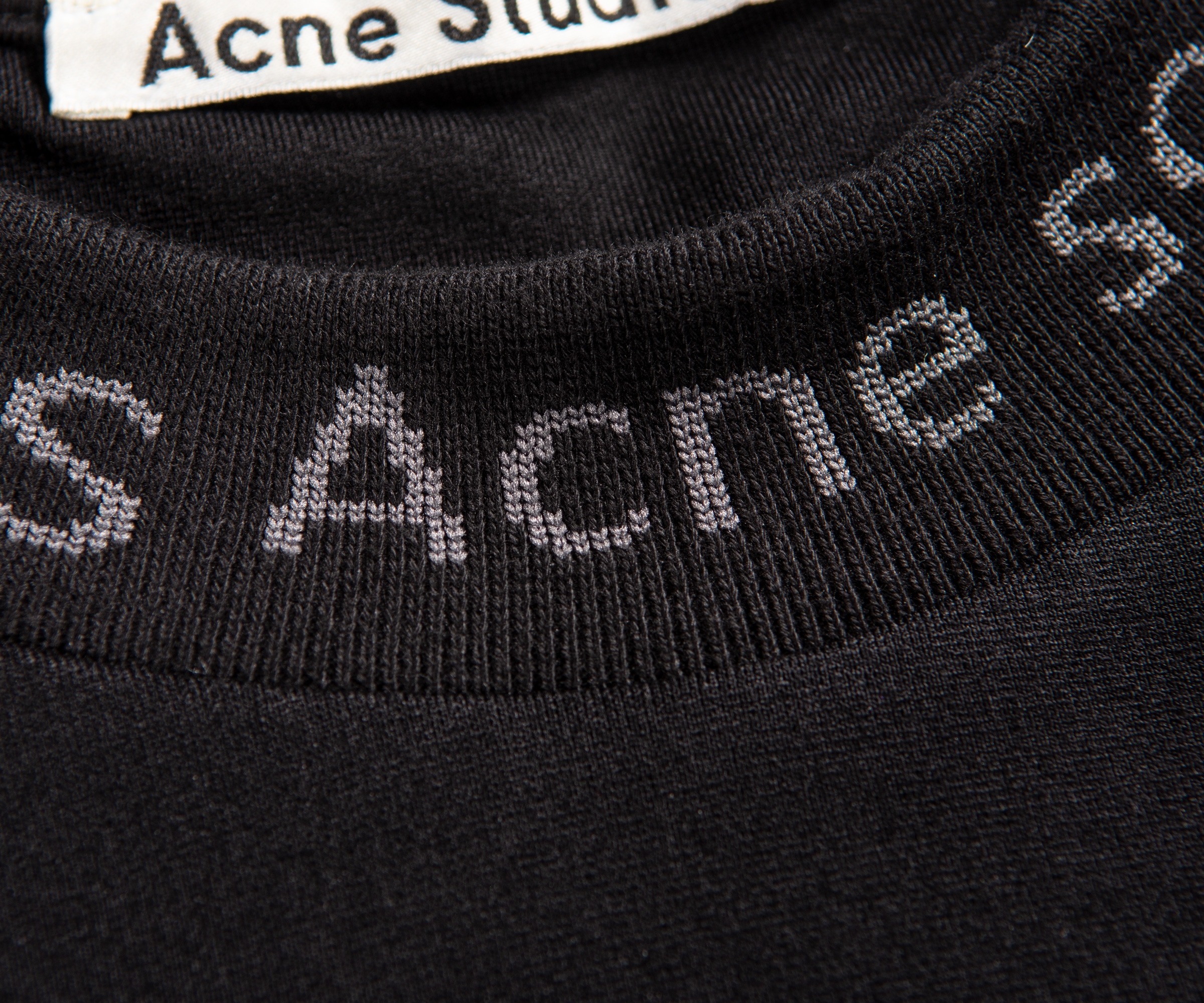Acne Studios Acne Studios Long Sleeve Crew Neck Logo T-Shirt Black